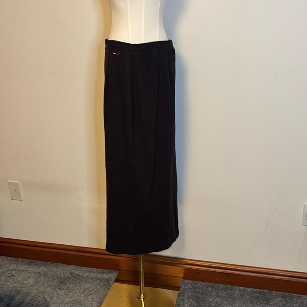 Tommy Hilfiger, beautiful black skirt size 12 BNWT
